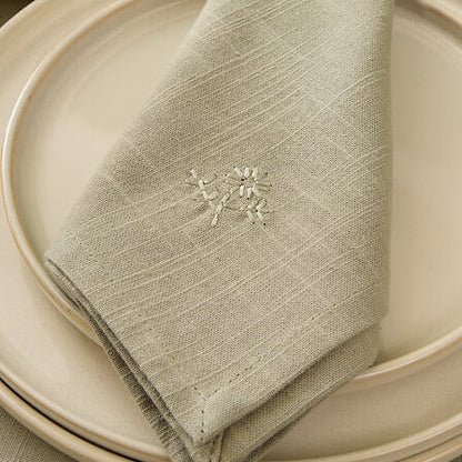 Serviette de table vert sauge en lin brodée fleur blanche 40x40cm lot déco table élégante