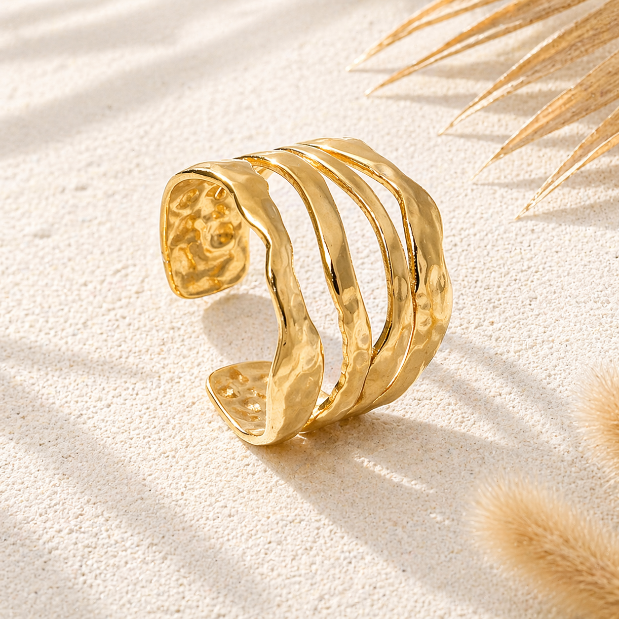 Bague dorée manchette multi bandes ondulées martelées ajustable acier inoxydable