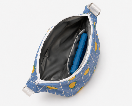 Banane isotherme bleue motif citrons avec intérieur isolant noir et pain de glace, sac fraîcheur Atelier Lucette