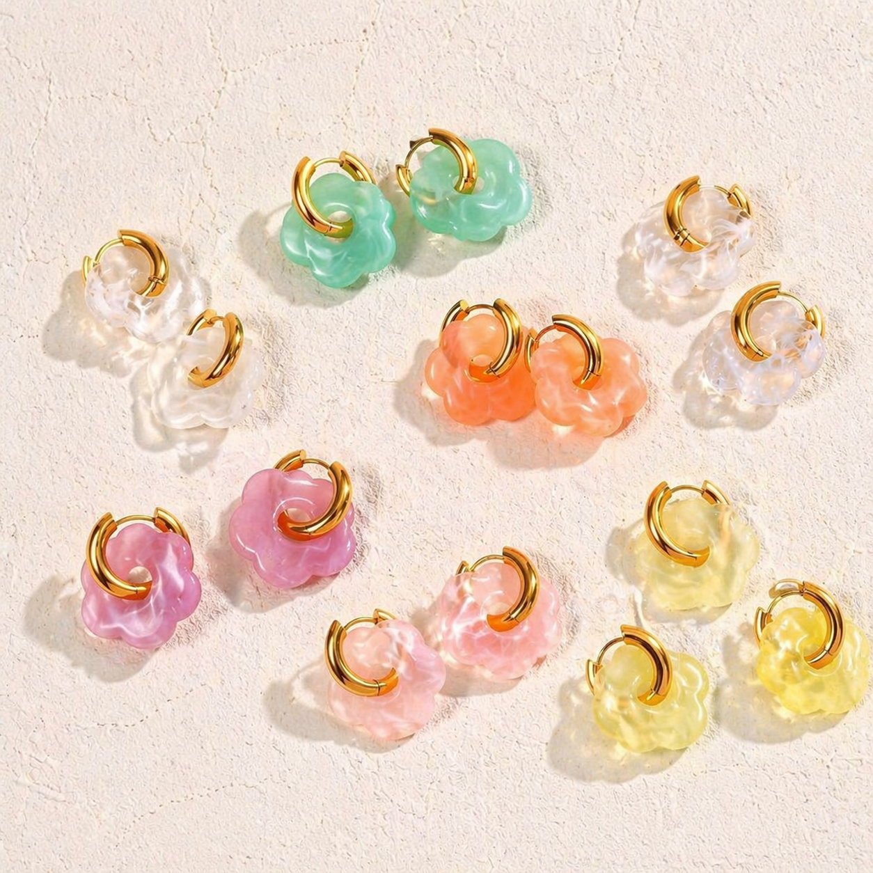Boucles d'oreilles créoles dorées fleur résine acier inoxydable