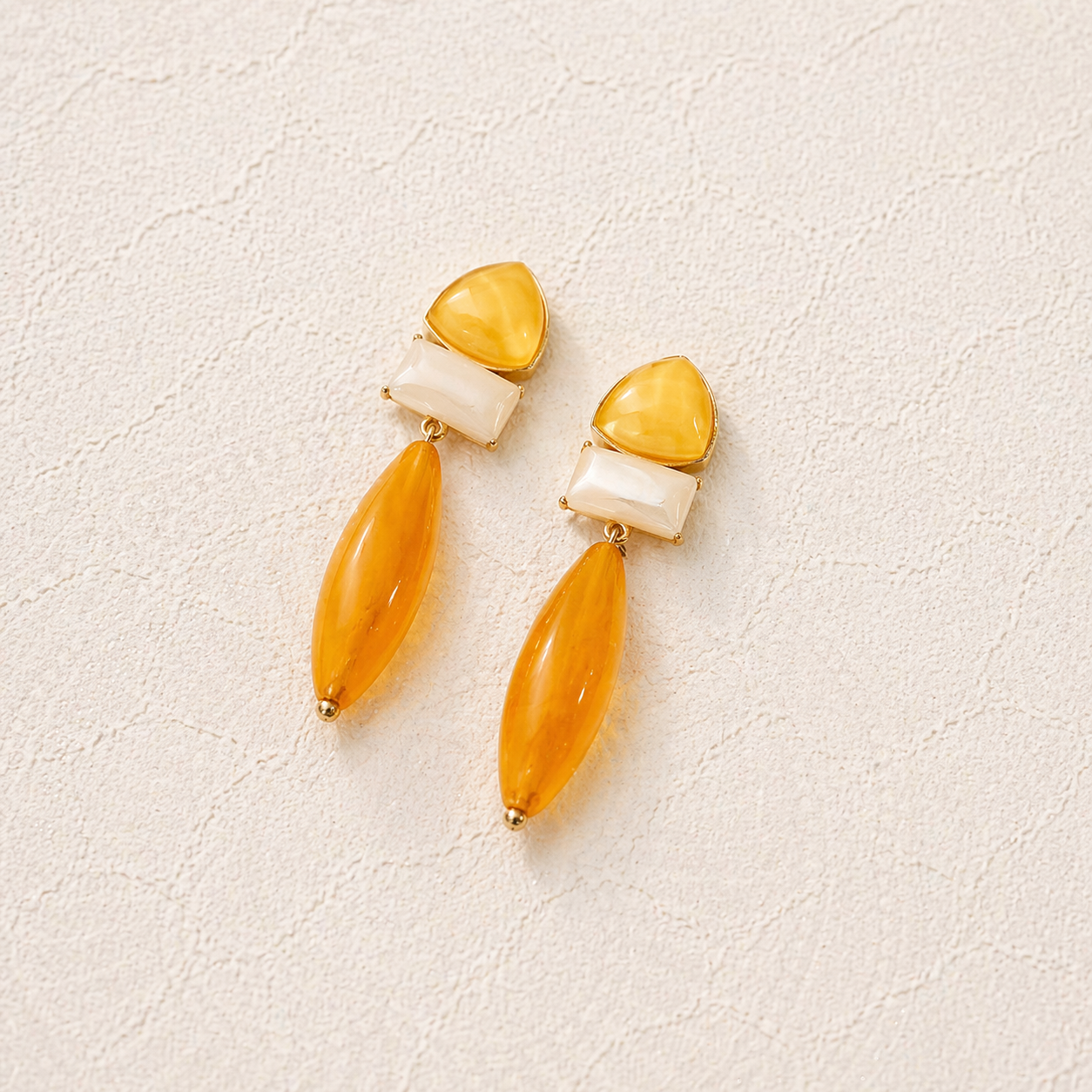Boucles d’oreilles pendantes résine marbrée orange ambré ivoire 8 cm acier inoxydable