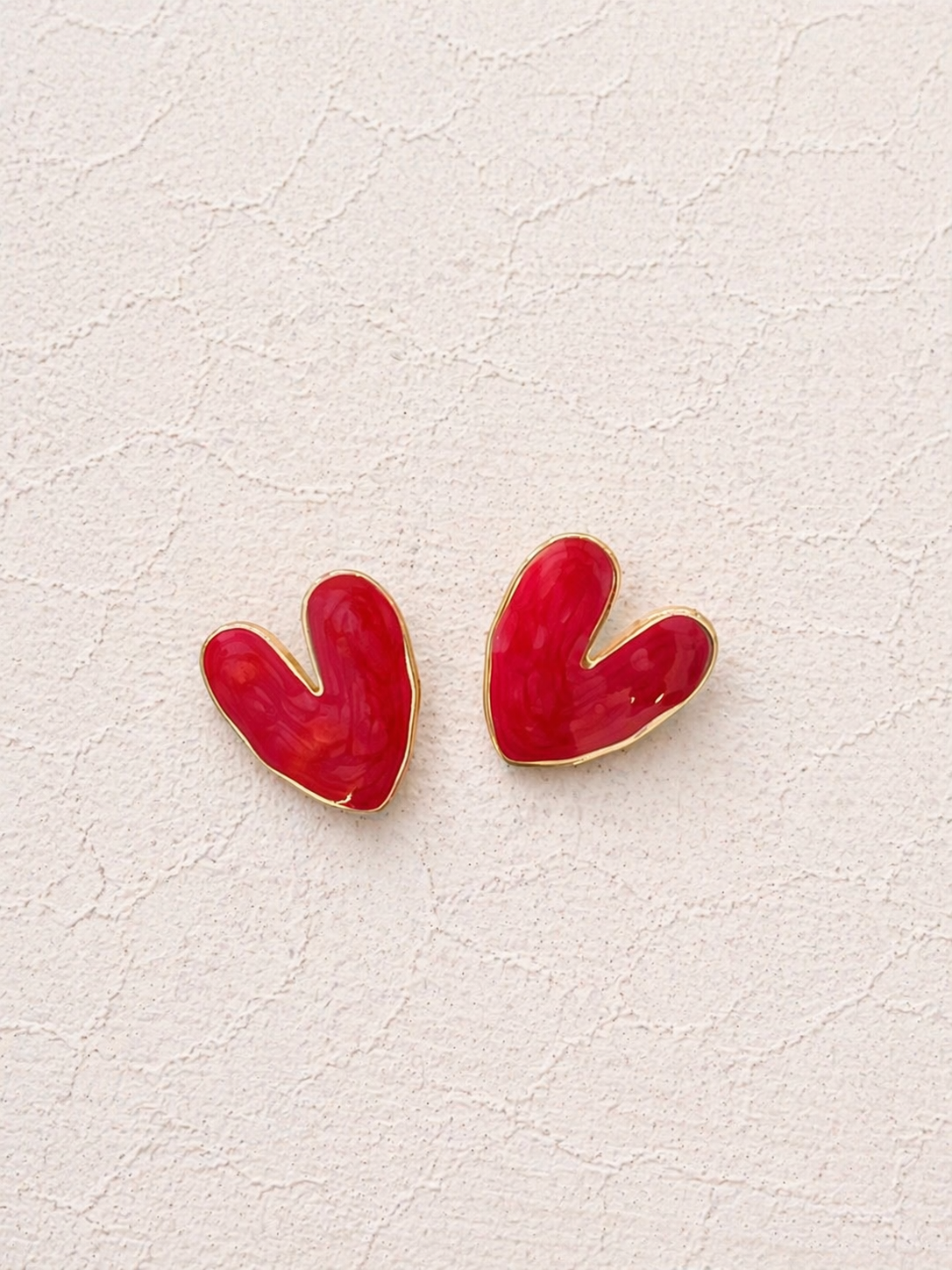 Puces boucles d'oreilles cœur émaillé rouge vif contours dorés 2,5cm