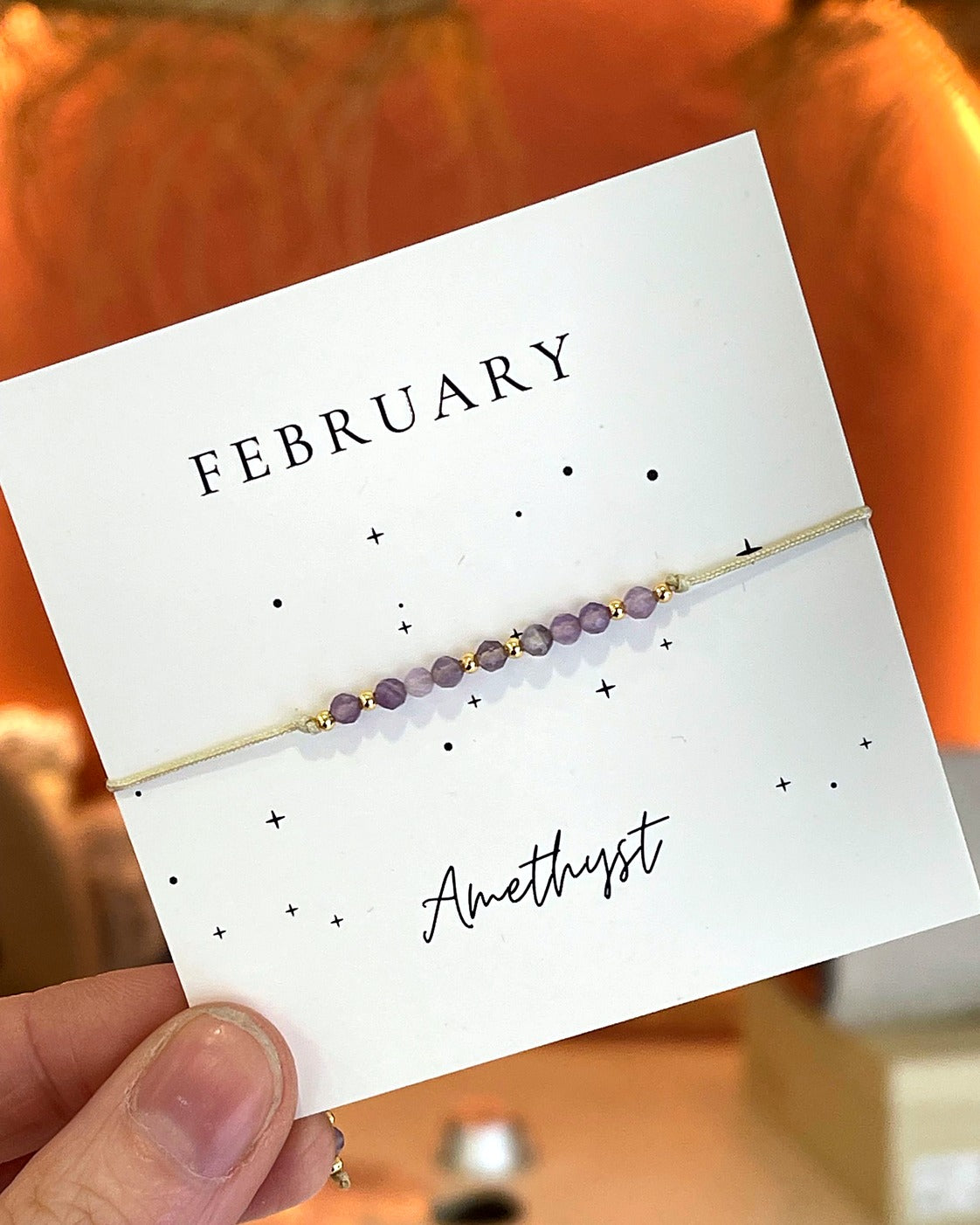 Bracelet cordon ajustable pierre de naissance améthyste février perles violettes et dorées femme