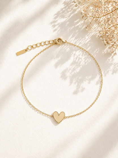 Bracelets mini cœur émaillé chaîne dorée acier inoxydable couleur écru — cadeau Fête des Mères