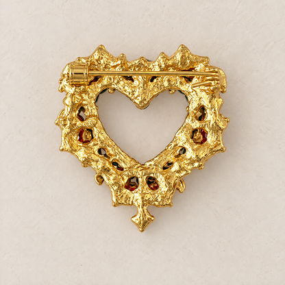 Broche cœur de Noël dorée en métal texturé avec pierres rouges, accessoire bijou fantaisie fêtes femme