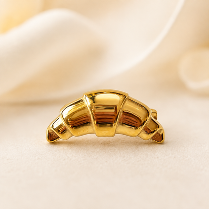 Broche croissant doré brillant en métal, accessoire fantaisie pâtisserie française, bijou original femme tendance