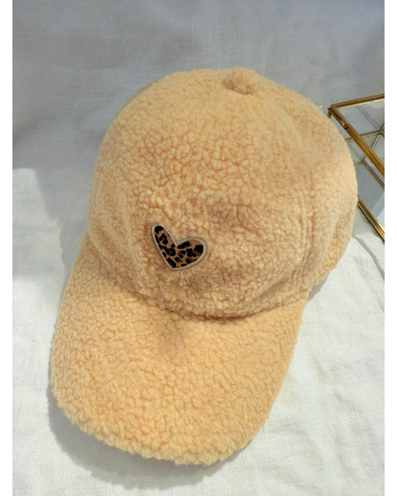 Casquette moumoute avec cœur léopard