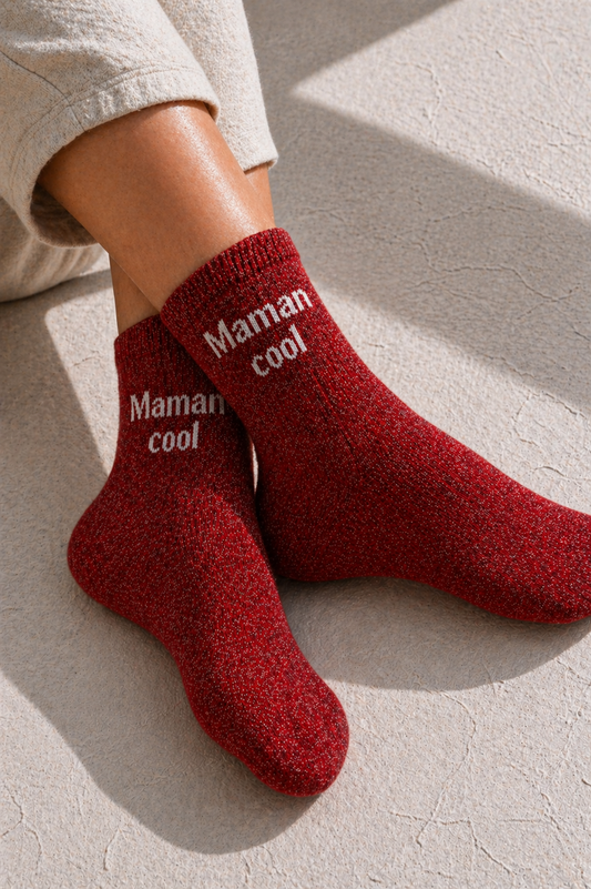 chaussettes à paillettes rouge écriture maman cool portée