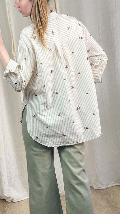 Chemise femme rayée écru motif cœurs vue de dos coupe ample