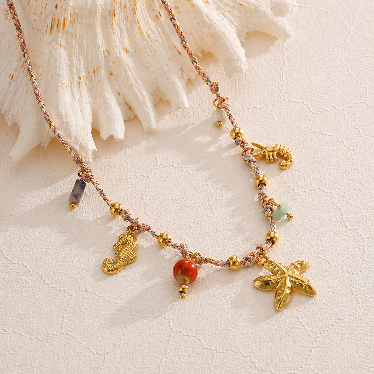 Collier tressé bohème charms marins dorés hippocampe étoile de mer pierres naturelles 40cm