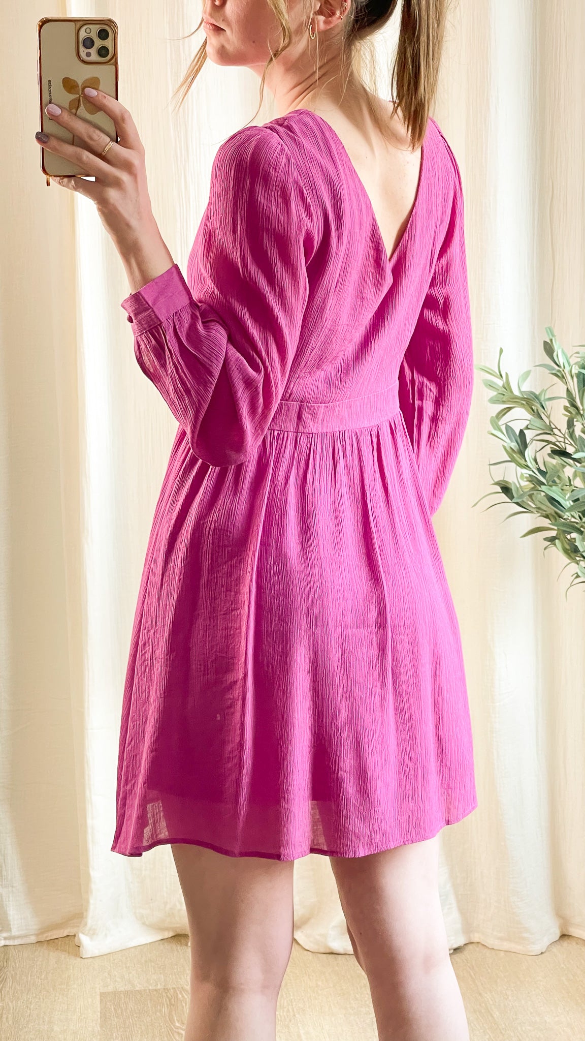 Robe Plumba – Robe courte fuchsia à manches longues