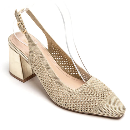 Escarpins beige slingback avec talon bloc doré élégants