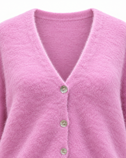 Gilet rose en alpaga moelleux col V avec boutons nacre, cardigan femme doux et chaud style cocooning