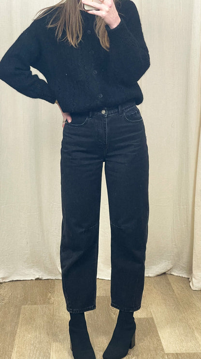 Détail de la coupe balloon du jean Brandy Oraije noir délavé