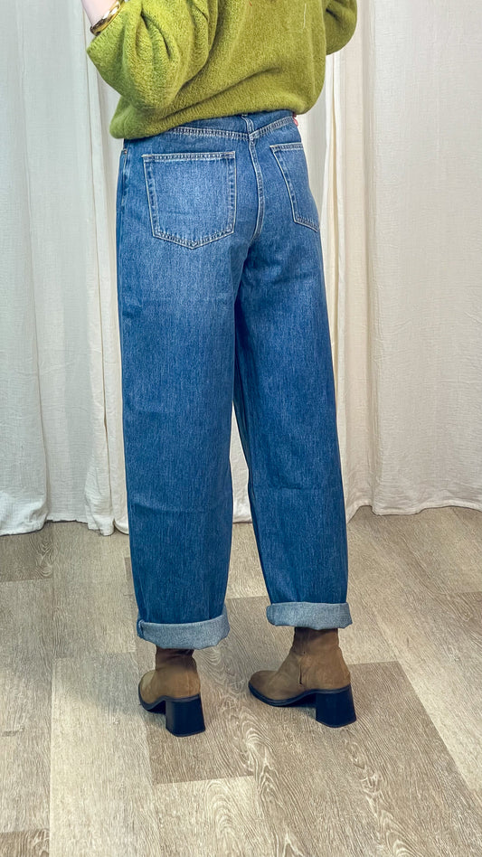 Jean Oraije Brune coupe barrel en denim bleu vue dos