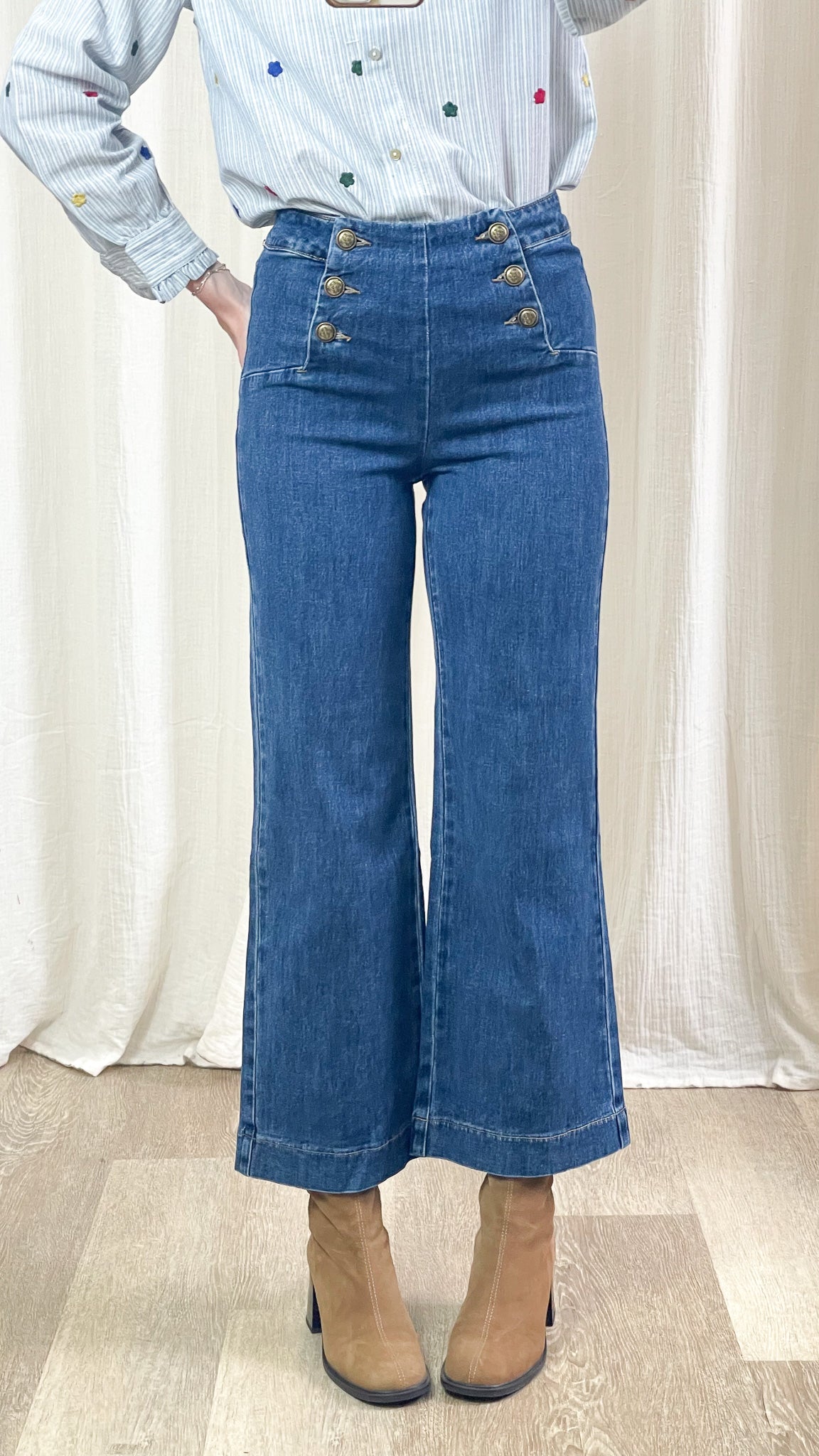 Jean Victorine Oraije coupe wide à pont, taille haute, vue de face, bleu