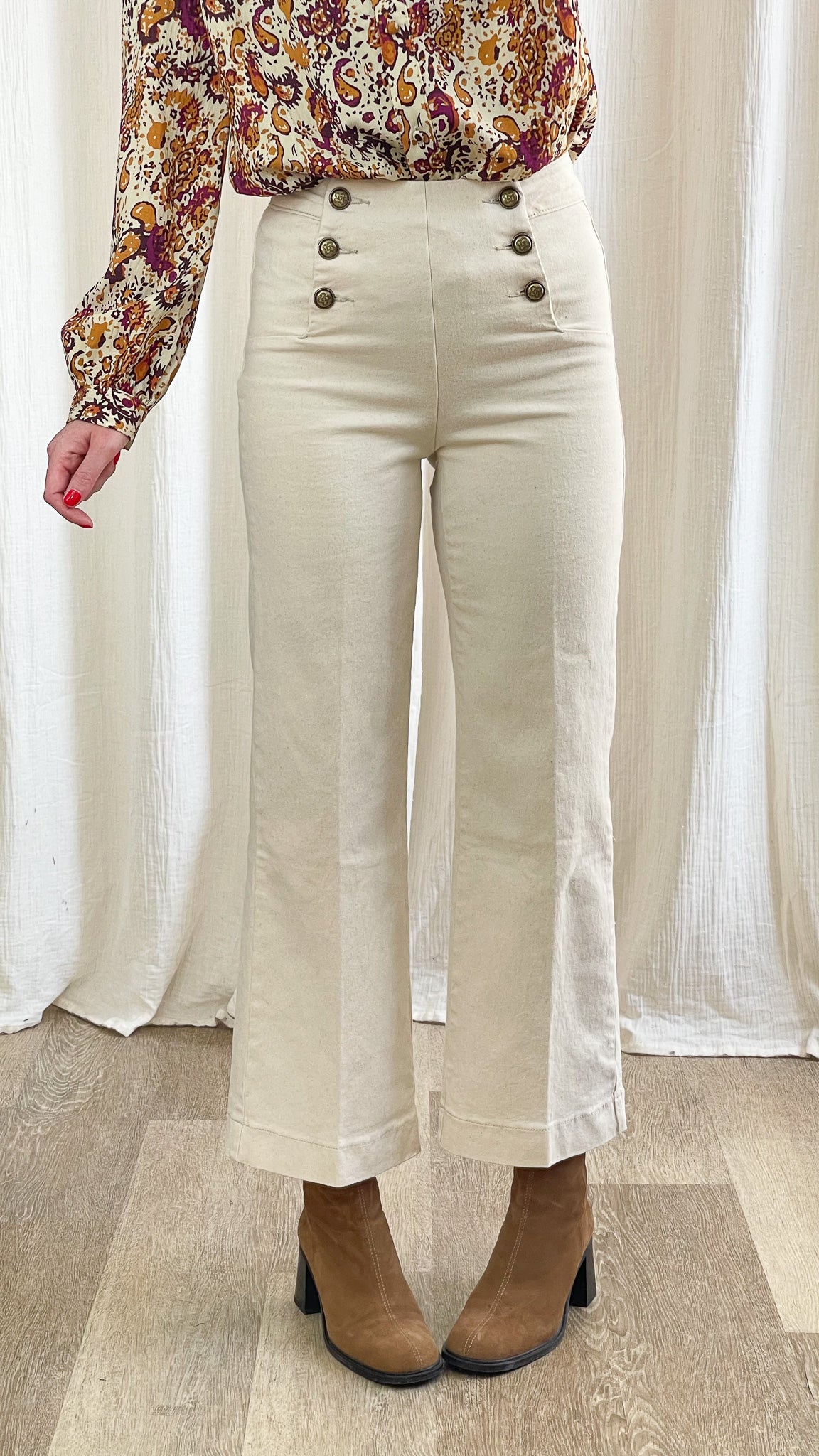 Jean Victorine Oraije coupe wide à pont, taille haute, vue de face, écru