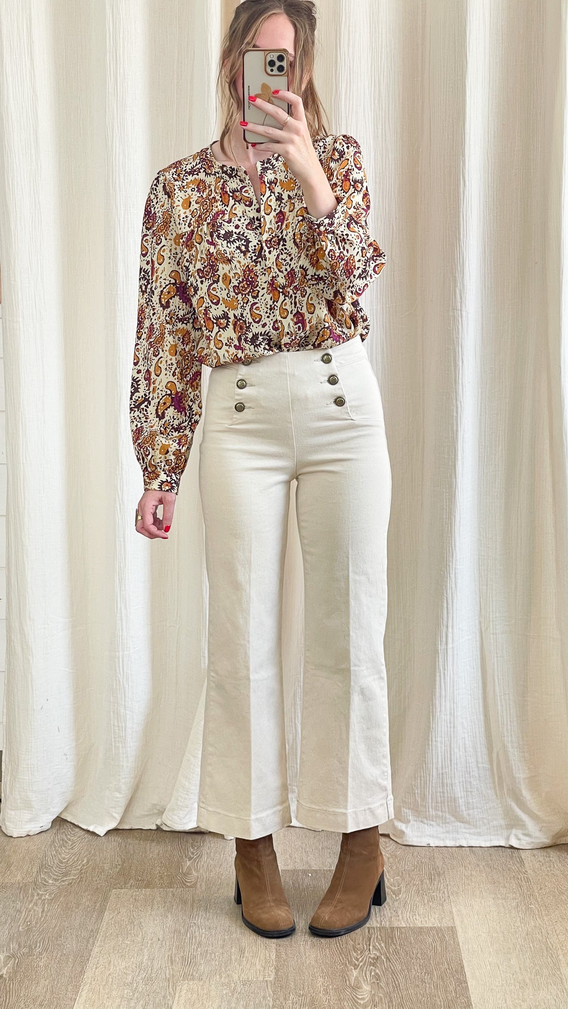 Jean Victorine Oraije coupe wide à pont, silhouette complète portée, écru