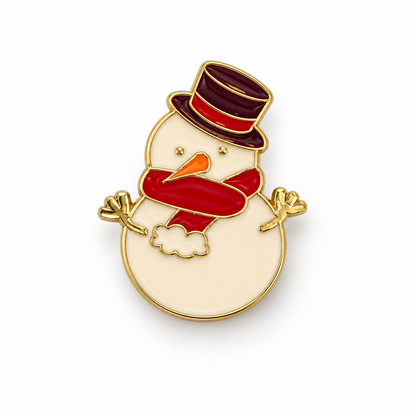 Pin's bonhomme de neige émaillé doré avec chapeau bordeaux et écharpe rouge accessoire bijou fantaisie hiver femme