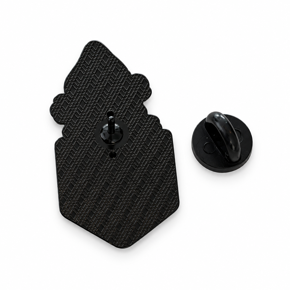 Pin's Grinch Noël noir avec dos métal texturé et fermoir papillon, accessoire festif original pour veste ou sac