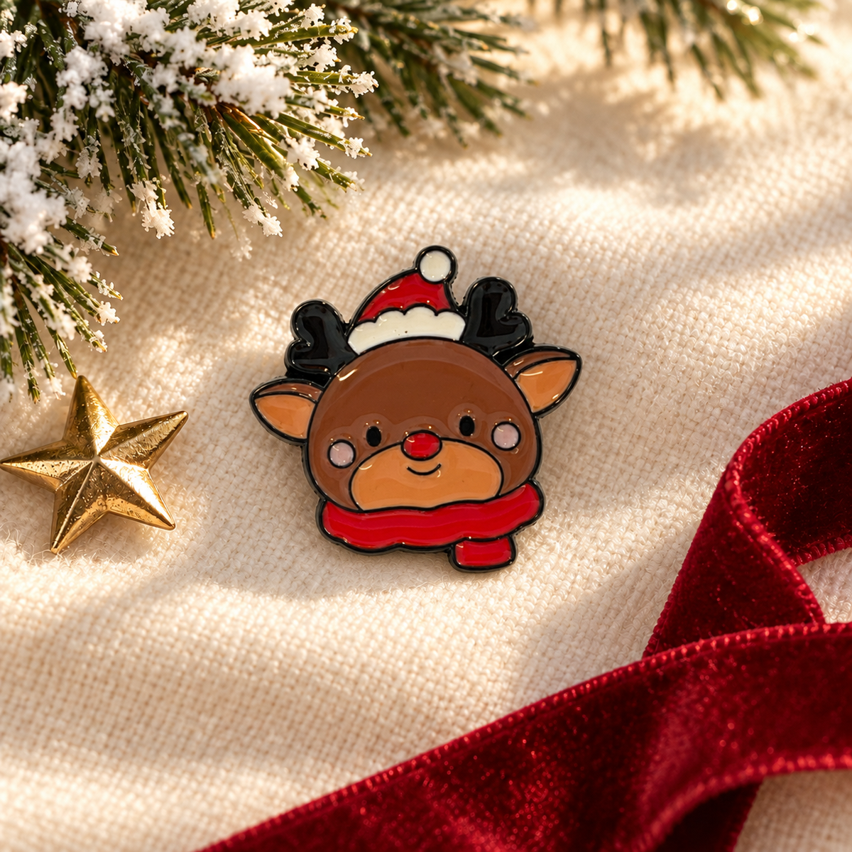 Pin's renne de Noël émaillé rouge et marron avec bonnet père Noël, accessoire bijou fantaisie fêtes hiver