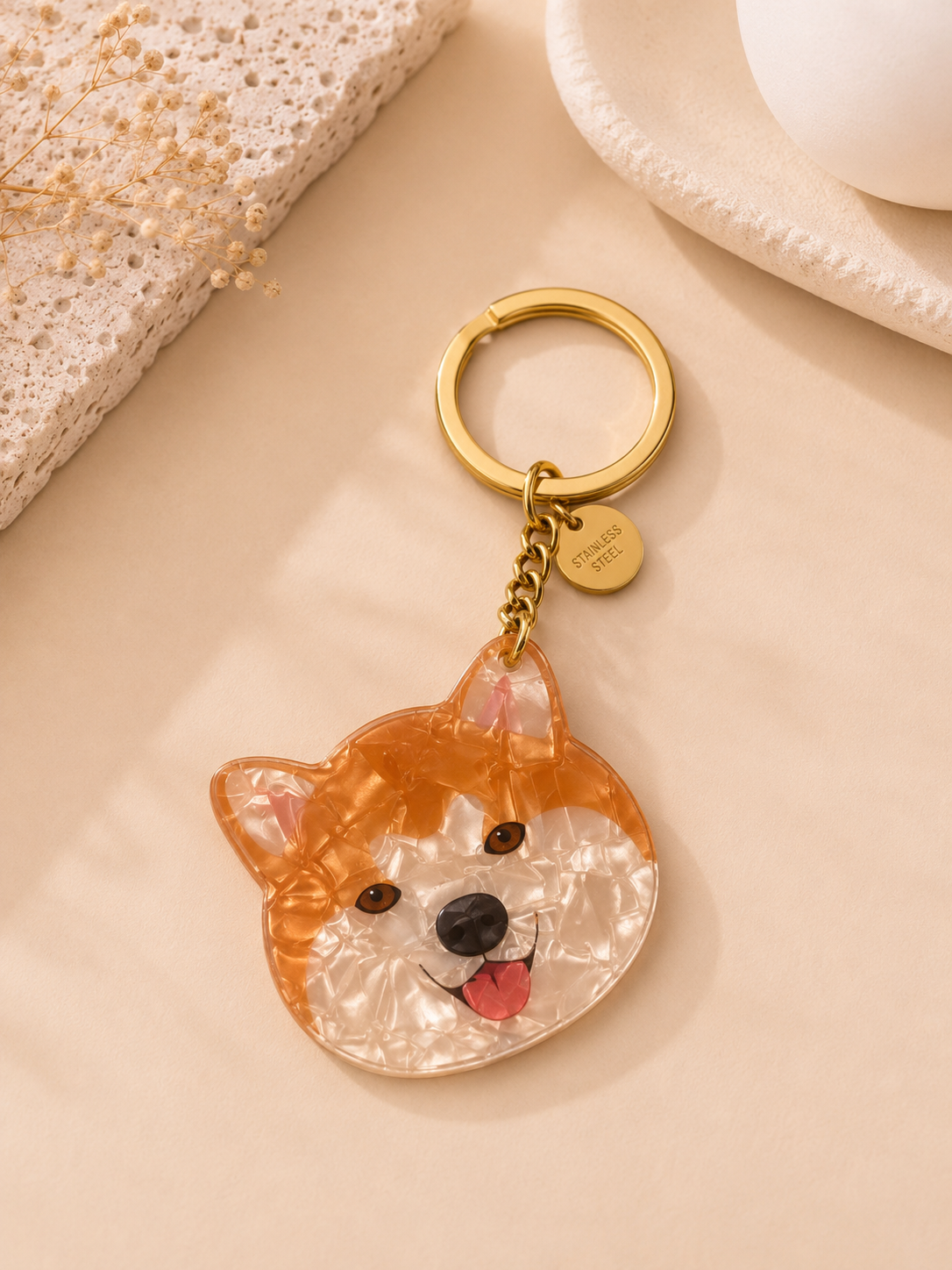 Porte-clé Shiba Inu acrylique effet nacré orange et blanc avec anneau doré acier inoxydable accessoire kawaii chien