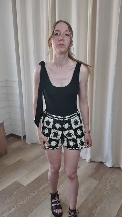 Body Adèle - Body noir dos nu avec noeud sur l'épaule