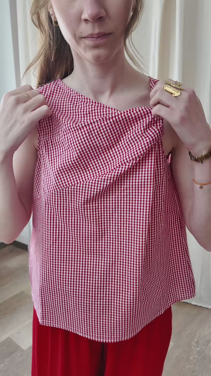 Top Clarisse - Haut vichy rouge asymétrique sans manches