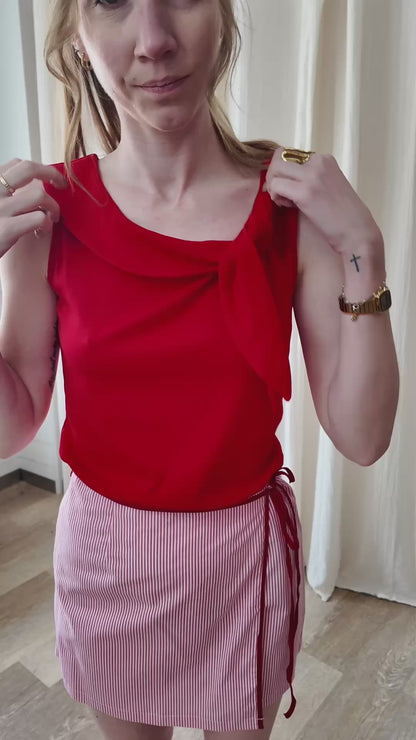 Top Aurélia - Top rouge sans manche avec noeud décoratif