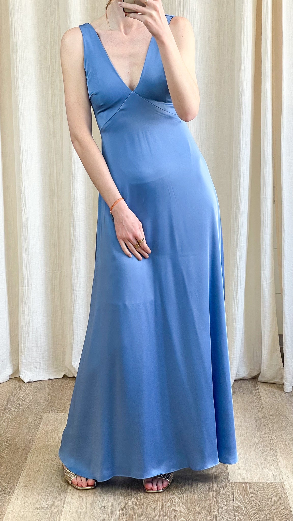 Robe Assia robe longue satinée bleu pour invitée mariage