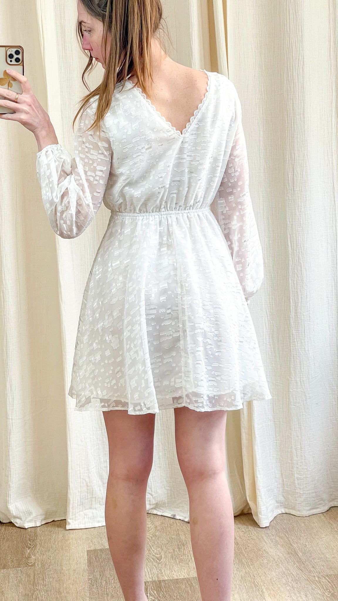 Robe blanche Celosia vue dos robe courte élégante pour mariage civil