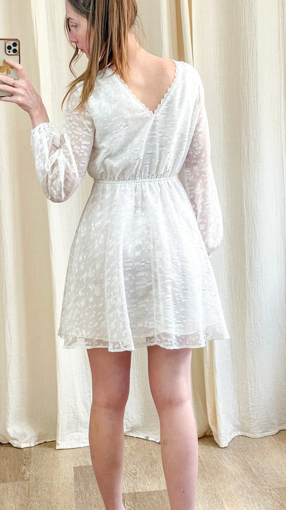 Robe blanche Celosia vue dos robe courte élégante pour mariage civil