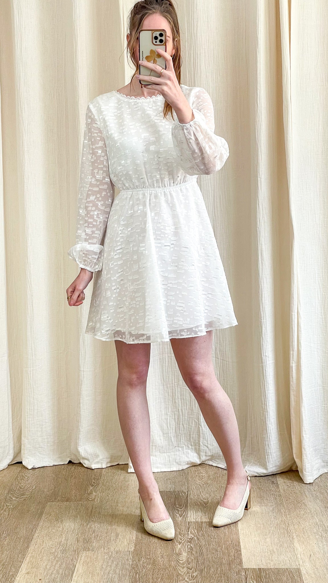 Robe Celosia robe blanche courte idéale pour mariage civil manches longues fluides