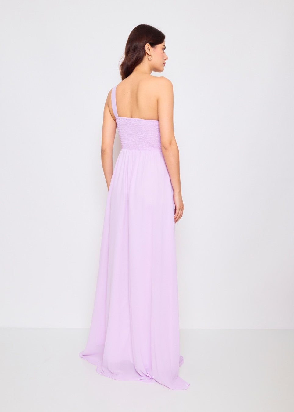 Dos de la robe Elsie lilas robe longue fluide de cérémonie avec dos smocké