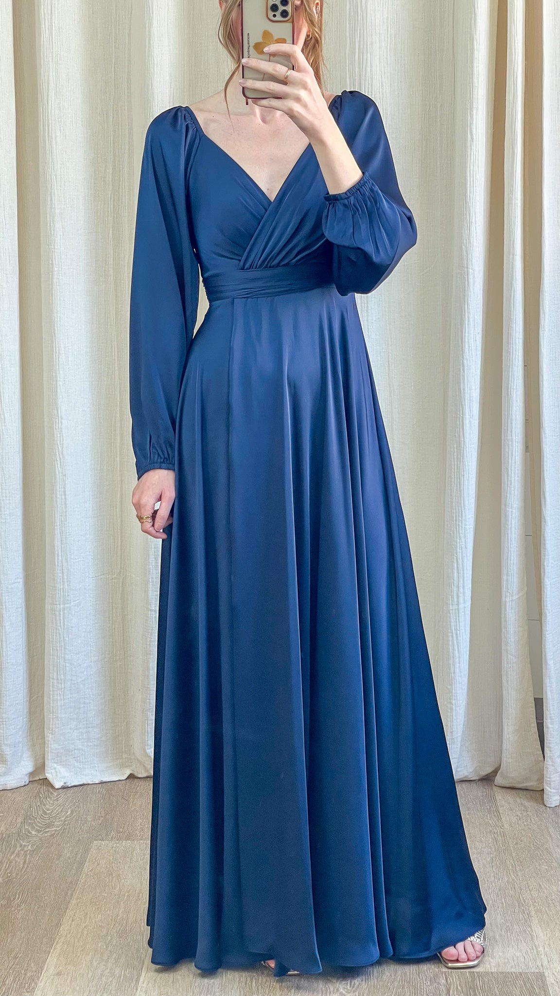 Robe Karine robe longue satinée bleu invitée mariage