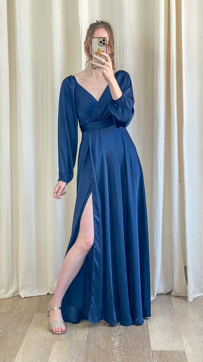 Robe Karine robe longue satinée bleu avec fente invitée mariage vue face