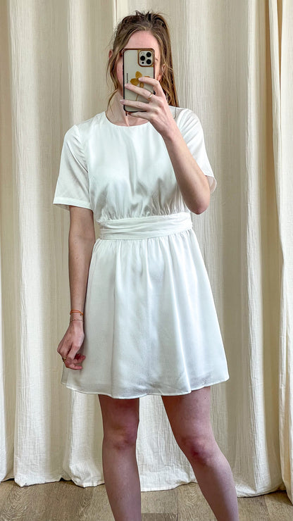 Robe blanche courte Labelle pour mariage civil ou cérémonie minimaliste
