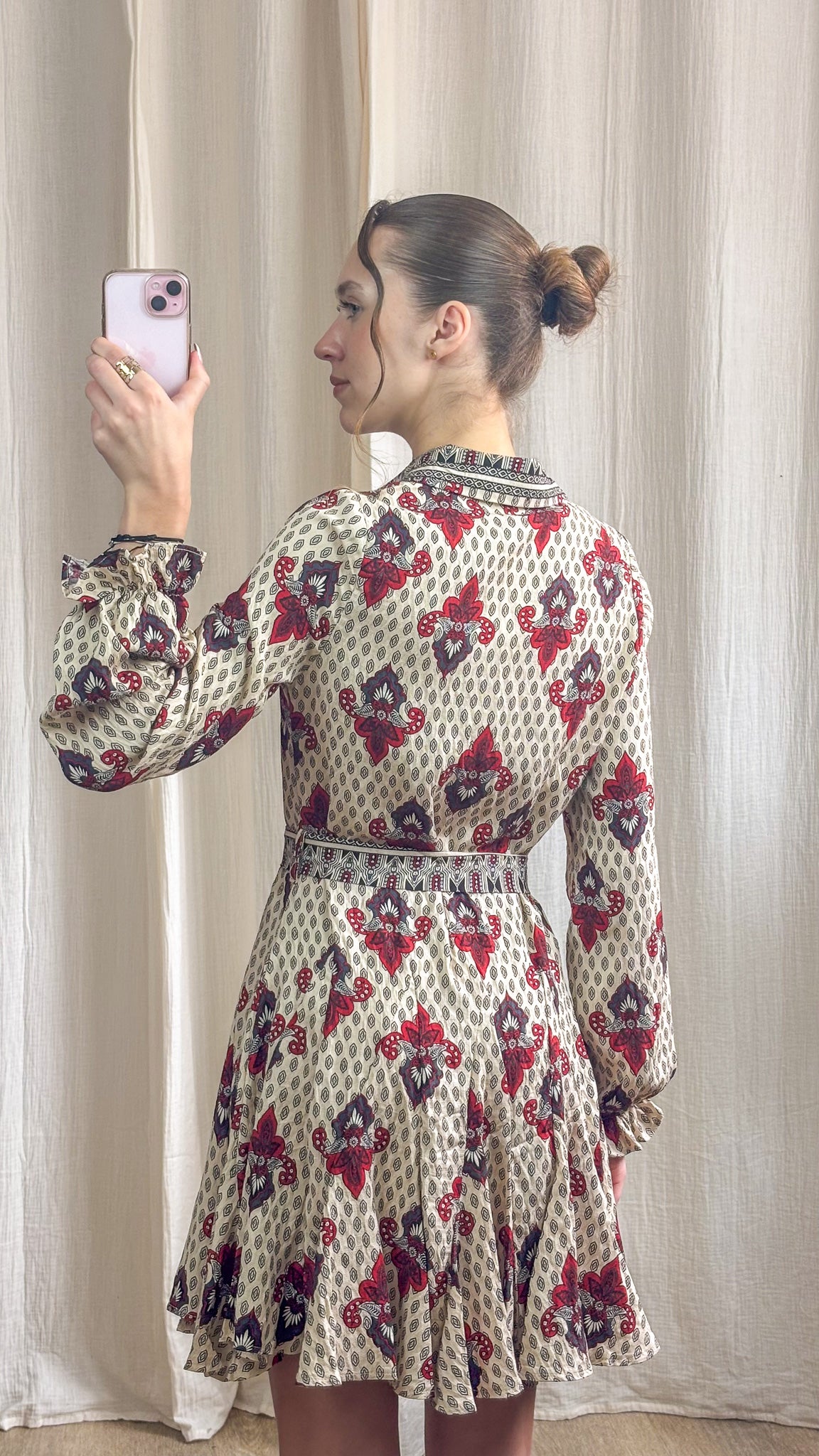 Robe courte bohème imprimée manches longues vue dos