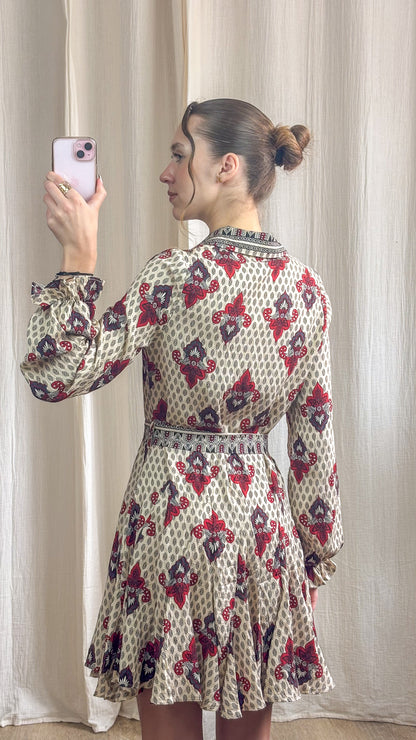 Robe courte bohème imprimée manches longues vue dos