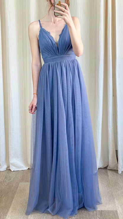 Robe Océane longue bleue en tulle avec jupe fluide – robe cérémonie élégante femme