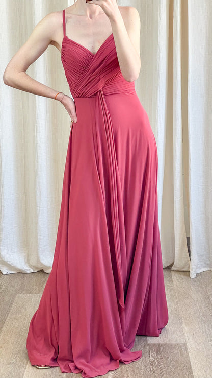 Détail drapé de la robe Valentine avec taille marquée – robe longue cérémonie femme