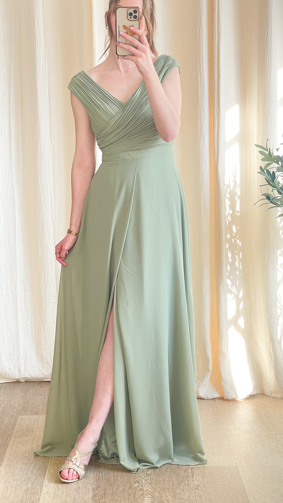 robe longue col V vert sauge élégante