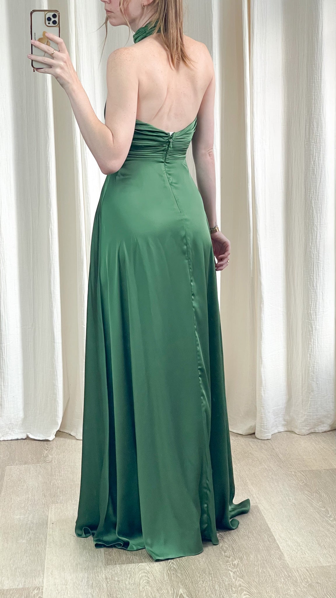 robe longue dos nu vert eucalyptus élégante