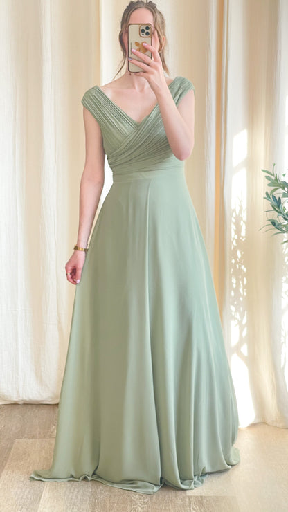 robe longue fluide vert sauge avec fente