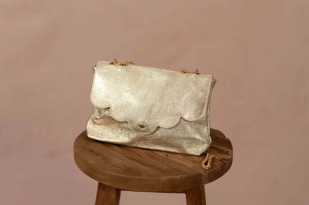 Sac en cuir doré Maxi avec chaîne élégante
