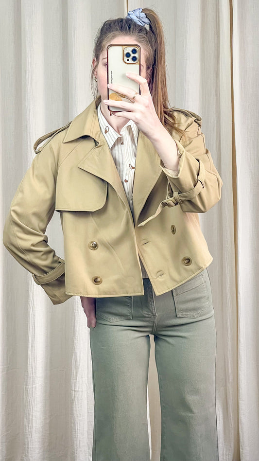 Trench femme court beige double boutonnage coupe moderne mi saison