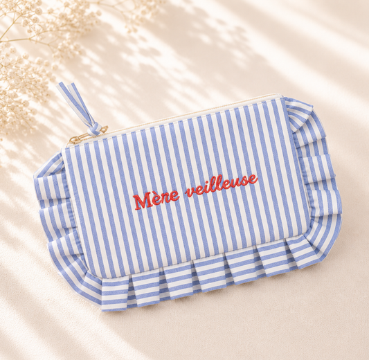 Trousse brodée Mère veilleuse en rouge rayures bleues blanches avec volants — cadeau Fête des Mères