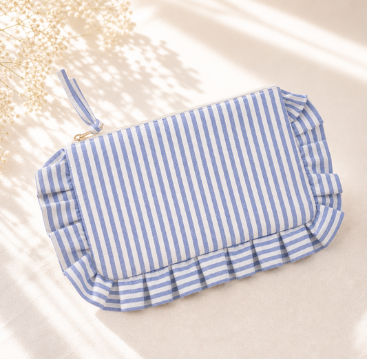 Trousse zippée rayures bleues et blanches avec volants froncés et zip doré — pochette cadeau maman